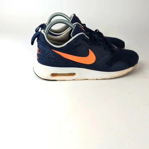 Nike Air Max Tavas Sneakers - Picture 9 of 9
